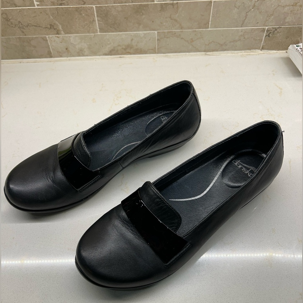 DANSKO BLACK LEATHR / PATENT TRIMS LOW HEELS COMFORT Mules LOAFERS CLOSED TOE 42